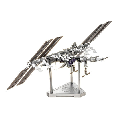 Metal Earth ICONX International Space Station