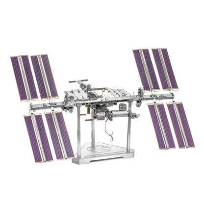 Metal Earth ICONX International Space Station