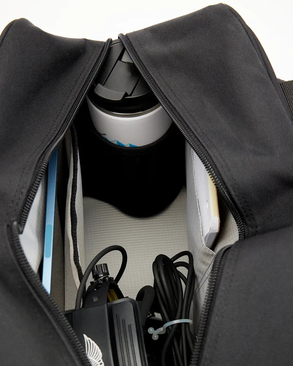 Structured flight crew bag for pilots, travel, and daily aviation use