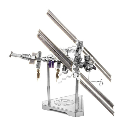 Metal Earth ICONX International Space Station